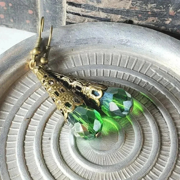 Bronze Faceted Crystal Emerald Green Antiqued Filigree Teardrop Earrings - Picture 1 of 8